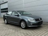 Gebraucht VW Jetta Trendline 105 PS (77 kW) 2015 Grau Limousine