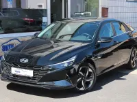 Gebraucht Hyundai Elantra 122 PS (89 kW) 2022 Schwarz Limousine