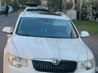 Gebraucht Skoda Superb 160 PS (117 kW) 2011 Weiß Kombi