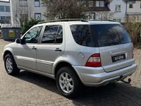 Gebraucht Mercedes ML270 163 PS (119 kW) 2004 Silber SUV