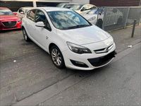 Gebraucht Opel Astra 116 PS (85 kW) 2013 Weiß Limousine