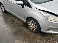 Gebraucht Ford B-MAX 80 PS (58 kW) 2013 Silber Van / Kleinbus