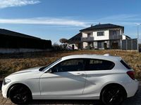 Gebraucht BMW 114 102 PS (75 kW) 2014 Weiß Kleinwagen