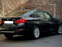 gebraucht BMW 320 d F30 / Modern Line / Automatik / Navi Professional