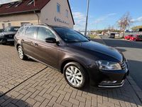 Gebraucht VW Passat Comfortline 122 PS (89 kW) 2011 Braun Kombi