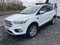 Gebraucht Ford Kuga Titanium 120 PS (88 kW) 2017 Weiß SUV