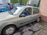 Używany Renault Clio II Authentique 58 KM (42 kW) 2003 Zielony Sedan/Limuzyna