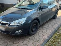 Gebraucht Opel Astra 131 PS (96 kW) 2012 Grau Limousine
