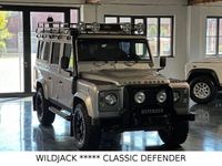 Gebraucht Land Rover Defender SE 122 PS (89 kW) 2012 Silver metallic SUV
