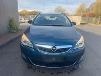 Gebraucht Opel Astra 101 PS (74 kW) 2011 Blau Kombi