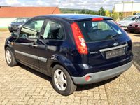Gebraucht Ford Fiesta Ambiente 60 PS (44 kW) 2006 Blau metallic Kleinwagen