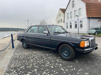 Gebraucht Mercedes 200 60 PS (44 kW) 1982 Blau Limousine