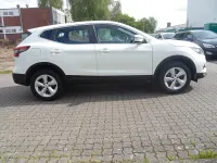 Gebraucht Nissan Qashqai Acenta 163 PS (119 kW) 2018 Weiß SUV