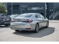 Gebraucht Lexus ES300H 218 PS (160 kW) 2021 Silber Limousine