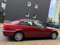 Gebraucht BMW 318 118 PS (86 kW) 1998 Rot Limousine