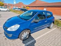 Używany Renault Clio III 75 KM (55 kW) 2008 Niebieski Hatchback