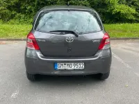 Gebraucht Toyota Yaris 99 PS (72 kW) 2011 Grau Kleinwagen