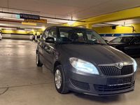 Gebraucht Skoda Fabia Active 75 PS (55 kW) 2012 Grau Limousine