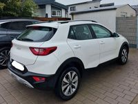 Gebraucht Kia Stonic Vision 84 PS (61 kW) 2024 Weiß SUV