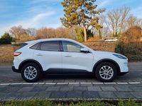 Gebraucht Ford Kuga Titanium 150 PS (110 kW) 2023 Weiß SUV