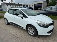 Używany Renault Clio IV Expression 73 KM (53 kW) 2014 Biały Sedan/Limuzyna