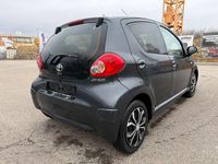 Gebraucht Toyota Aygo 68 PS (50 kW) 2006 Grau Kleinwagen