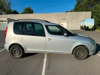 Gebraucht Skoda Roomster 86 PS (63 kW) 2013 Silber Van / Kleinbus