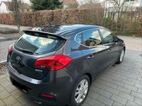 Gebraucht Kia Ceed 128 PS (94 kW) 2014 Grau Kleinwagen