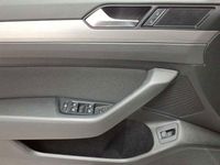 Gebraucht VW Passat 150 PS (110 kW) 2022 Silber Kombi