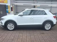 Second-hand VW T-Roc Life 110 CP (80 kW) 2023 Alb SUV