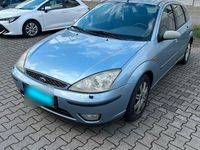Gebraucht Ford Focus Ghia 101 PS (74 kW) 2003 Blau Kleinwagen