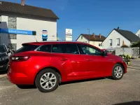 Gebraucht Renault Mégane LIMITED Deluxe 140 PS (102 kW) 2019 Rot Limousine