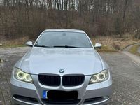 Gebraucht BMW 325 218 PS (160 kW) 2005 Silber Limousine