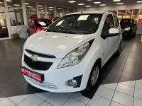 Gebraucht Chevrolet Spark 68 PS (50 kW) 2011 Weiß Kleinwagen
