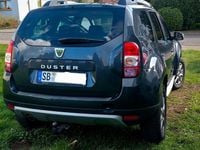 Gebraucht Dacia Duster Celebration 109 PS (80 kW) 2015 Grau SUV