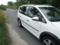 Używany VW Touran Cross 140 KM (102 kW) 2011 Biały Minivan