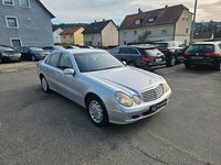 Gebraucht Mercedes E220 150 PS (110 kW) 2002 Silber Limousine