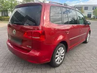 Gebraucht VW Touran Highline 140 PS (102 kW) 2011 Rot Van / Kleinbus