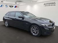 Gebraucht BMW 330e Sport Line 292 PS (214 kW) 2022 Schwarz uni Kombi