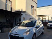 Gebraucht Renault Clio II Authentique 75 PS (55 kW) 2011 Weiß Limousine