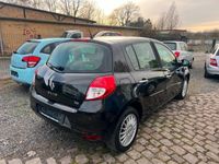 gebraucht Renault Clio 2011 1,2 Benzin