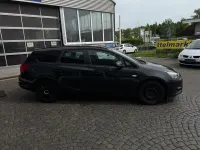 Gebraucht Opel Astra Selection 136 PS (100 kW) 2014 Schwarz Kombi