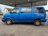 Gebraucht VW Caravelle 102 PS (75 kW) 2000 Blau Van / Kleinbus