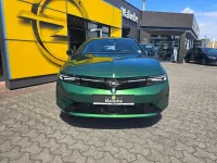 Neu Opel Astra 145 PS (106 kW) 2026 Klover grün Kombi