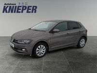 Gebraucht VW Polo Comfortline 95 PS (69 kW) 2019 Limestone grey metallic Limousine
