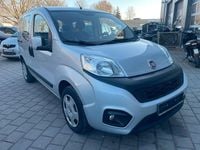 Gebraucht Fiat Qubo Lounge 77 PS (56 kW) 2018 Silber Van / Kleinbus