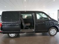 Gebraucht VW Caravelle 150 PS (110 kW) 2024 Deep black perleffekt Van / Kleinbus