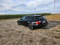 Gebraucht BMW 320 163 PS (119 kW) 2007 Schwarz Kombi
