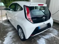 Gebraucht Toyota Aygo X-play 69 PS (50 kW) 2017 Weiß Kleinwagen