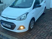 Gebraucht Hyundai i10 67 PS (49 kW) 2016 Weiß Kleinwagen